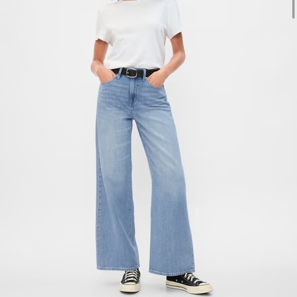 NWOT Gap High Rise Wide Leg Jeans 30 short